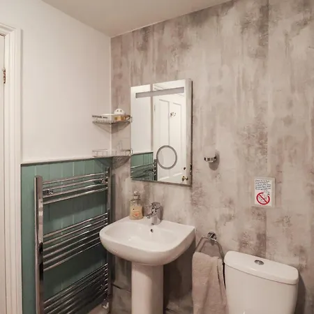 Flat 2 The Old Chapel Daire