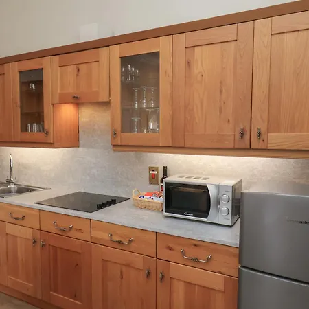 Flat 2 The Old Chapel *