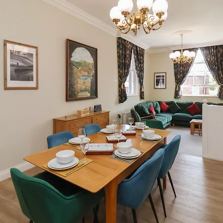 Flat 2 The Old Chapel * 惠特比